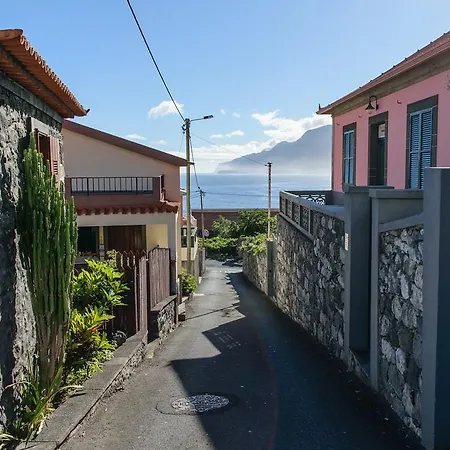 Casa De Pedra Seixal (Madeira)