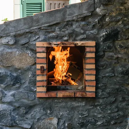 Casa De Pedra Seixal (Madeira)